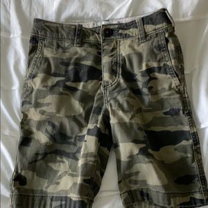 Abercrombie Camo short size 9/10
